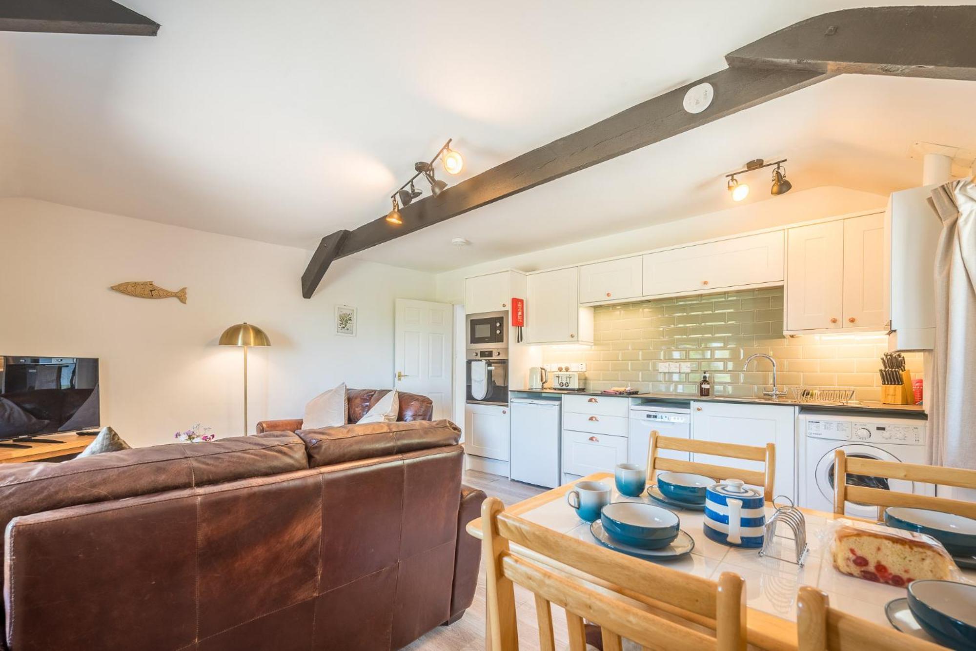 Polrunny Farm Elderberry Cottage With Sea View Боскасл Экстерьер фото